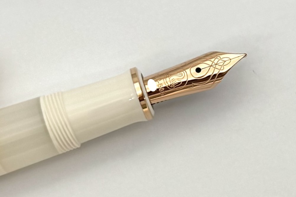 PelikanSESouveranM600WhiteRoseGoldFP_9